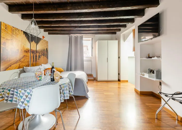 Just Here Apartments - La Mansarda